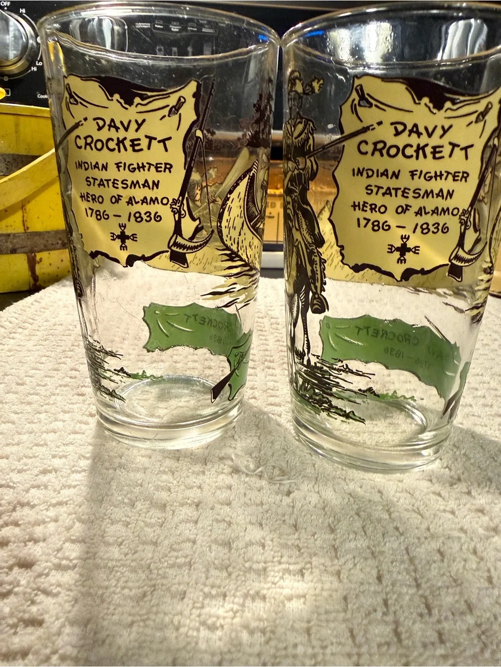Davy Crockett Vintage Printed Glasses - Canoe Scene